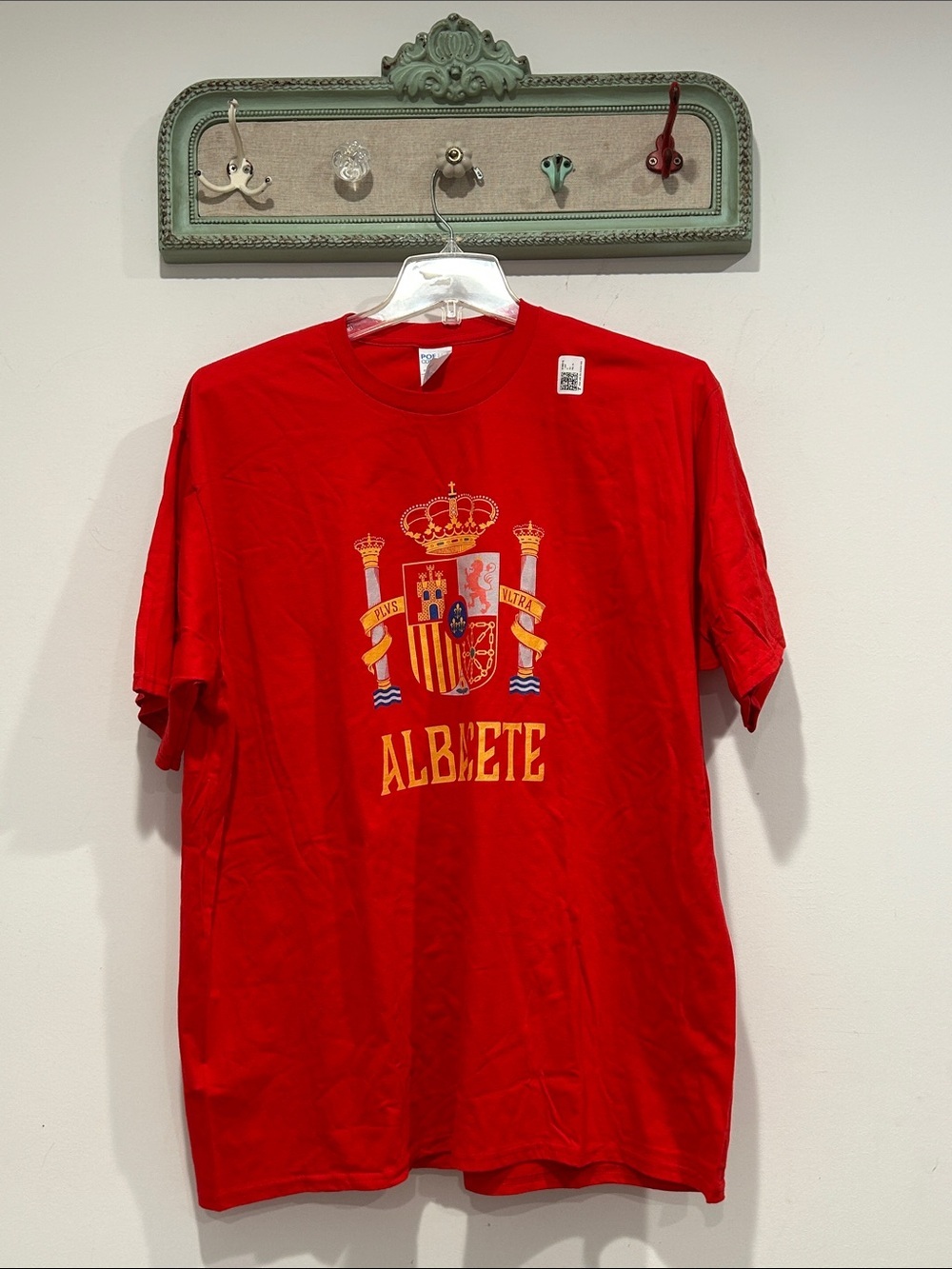 Spain coat of arms Red Short Sleeve T-Shirt with Yellow Crest 2XL nwot